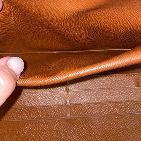 EUC Louis Vuitton Sarah International wallet - Picture 7 of 9